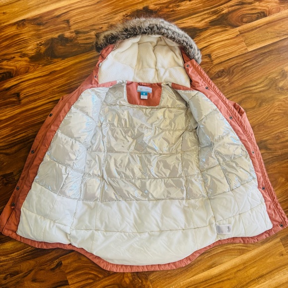 Columbia Women’s Hooded Parka Jacket in Dark Dusty Pink - Picture 2 of 3